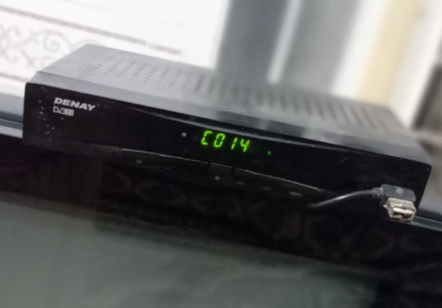 فروش تلویزیون و گیرنده دیجیتال و زیرتلویزیونی|تلویزیون و پروژکتور|گتوند, |دیوار