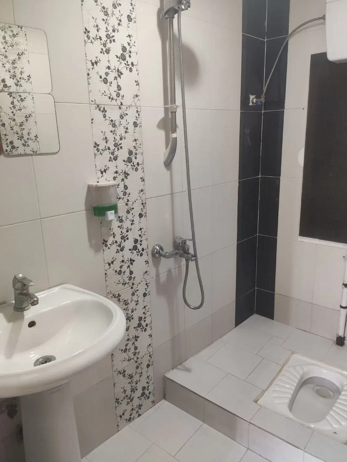 ساختمان ۳ طبقه مجزامبله|اجارهٔ کوتاهمدت آپارتمان و سوئیت|بندرعباس, |دیوار