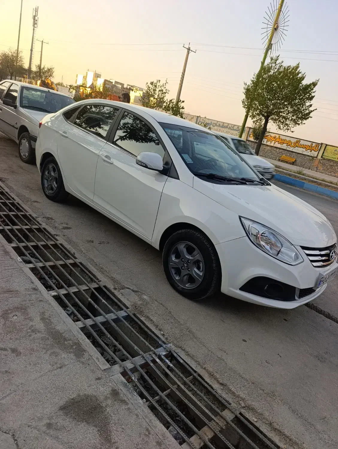 جک j4|خودرو سواری و وانت|بروجن, |دیوار