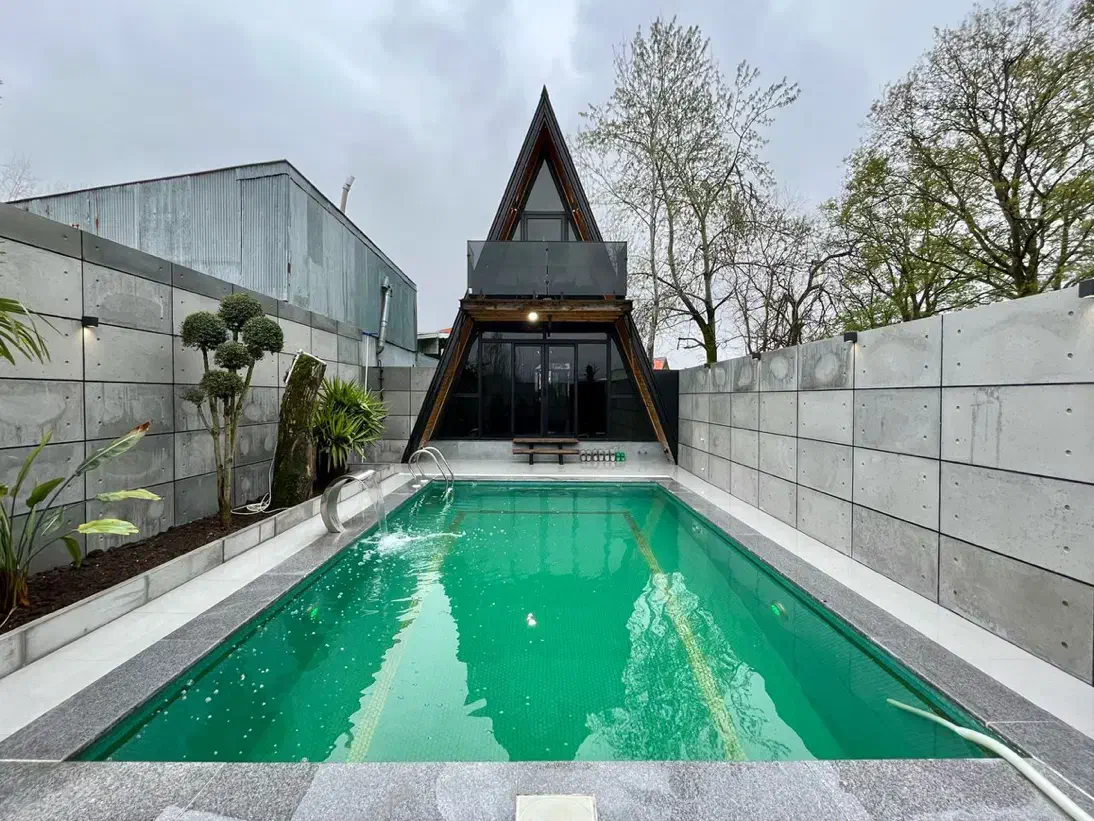 کلبه سویسی استخرروباز اب گرم  دو خوابه لوکس انزلی|اجارهٔ کوتاه‌مدت ویلا و باغ|رشت, گلسار|دیوار