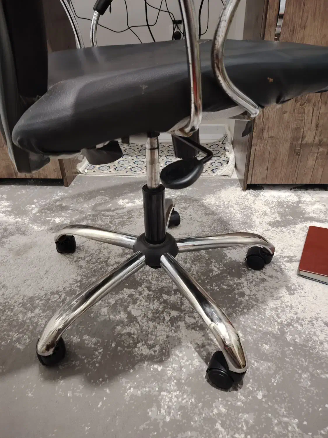 صندلی اداری چرخ دار|صندلی و نیمکت|قزوین, |دیوار