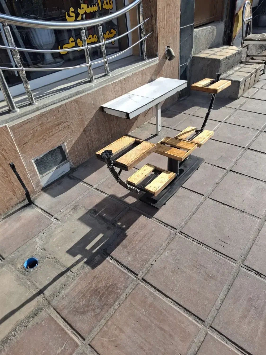 پایه گلدان فلزی|گل و گیاه طبیعی|یزد, |دیوار