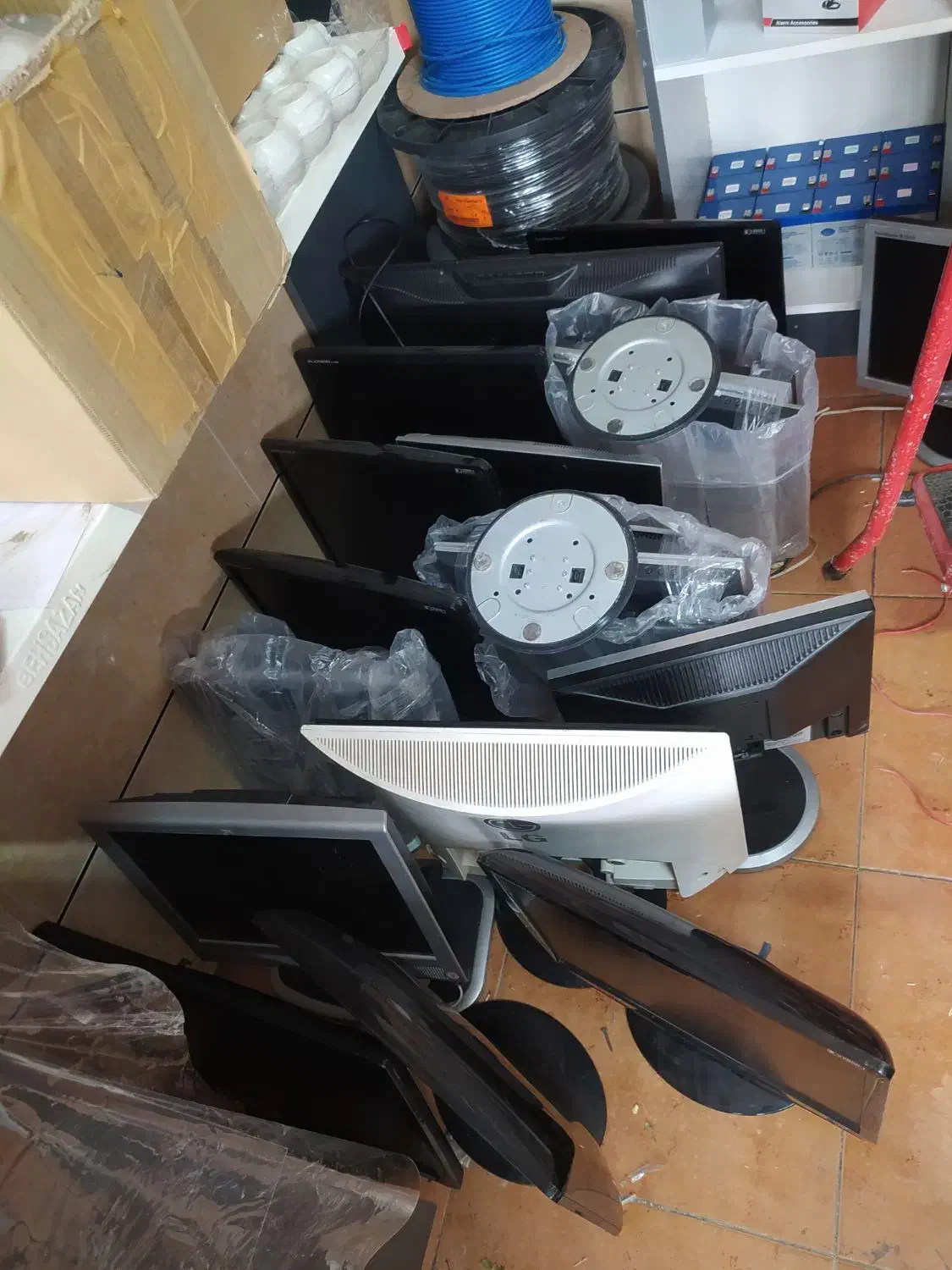 مانیتور|قطعات و لوازم جانبی رایانه|گرمسار, |دیوار