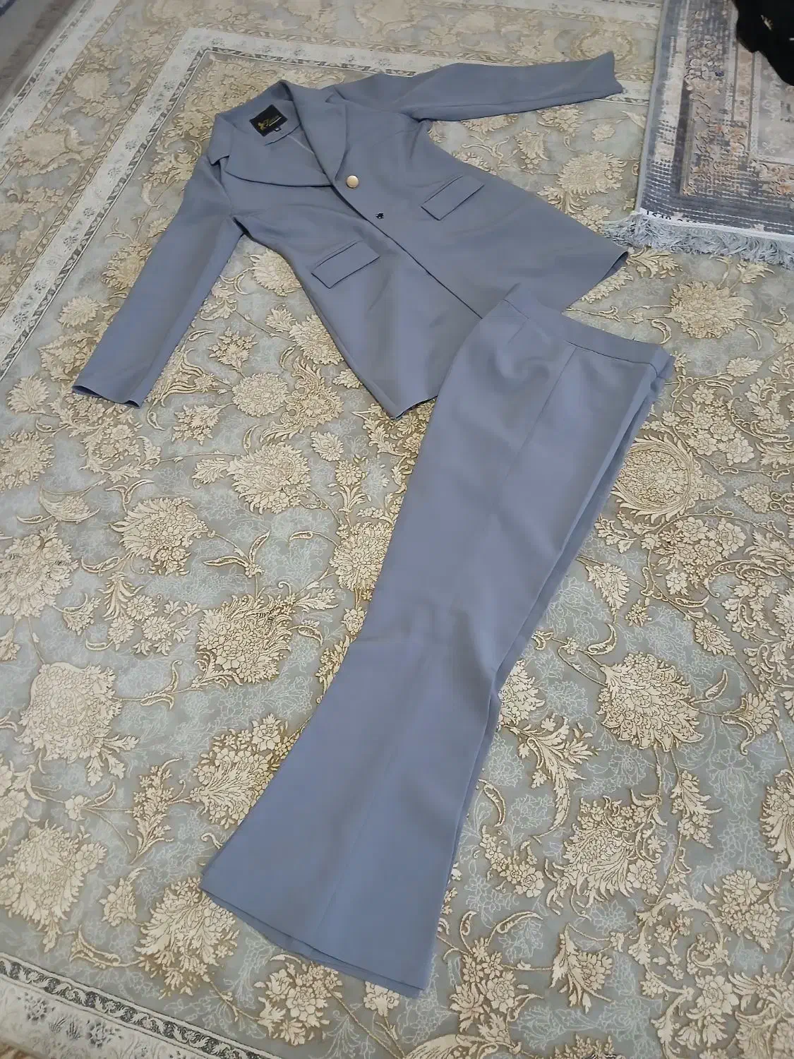 چند دست لباس نو|لباس|زنجانرود, |دیوار