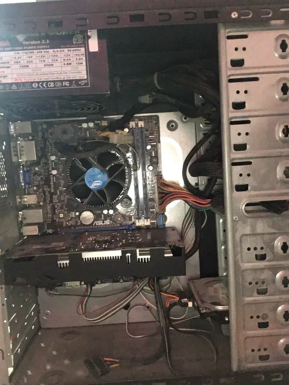 کیس کامپیوتر کامل با مانیتور|رایانه رومیزی|گرگان, |دیوار