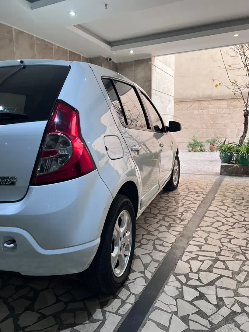 ساندرو اتومات ۱۳۹۶ بیرنگ|خودرو سواری و وانت|تهران, طرشت|دیوار