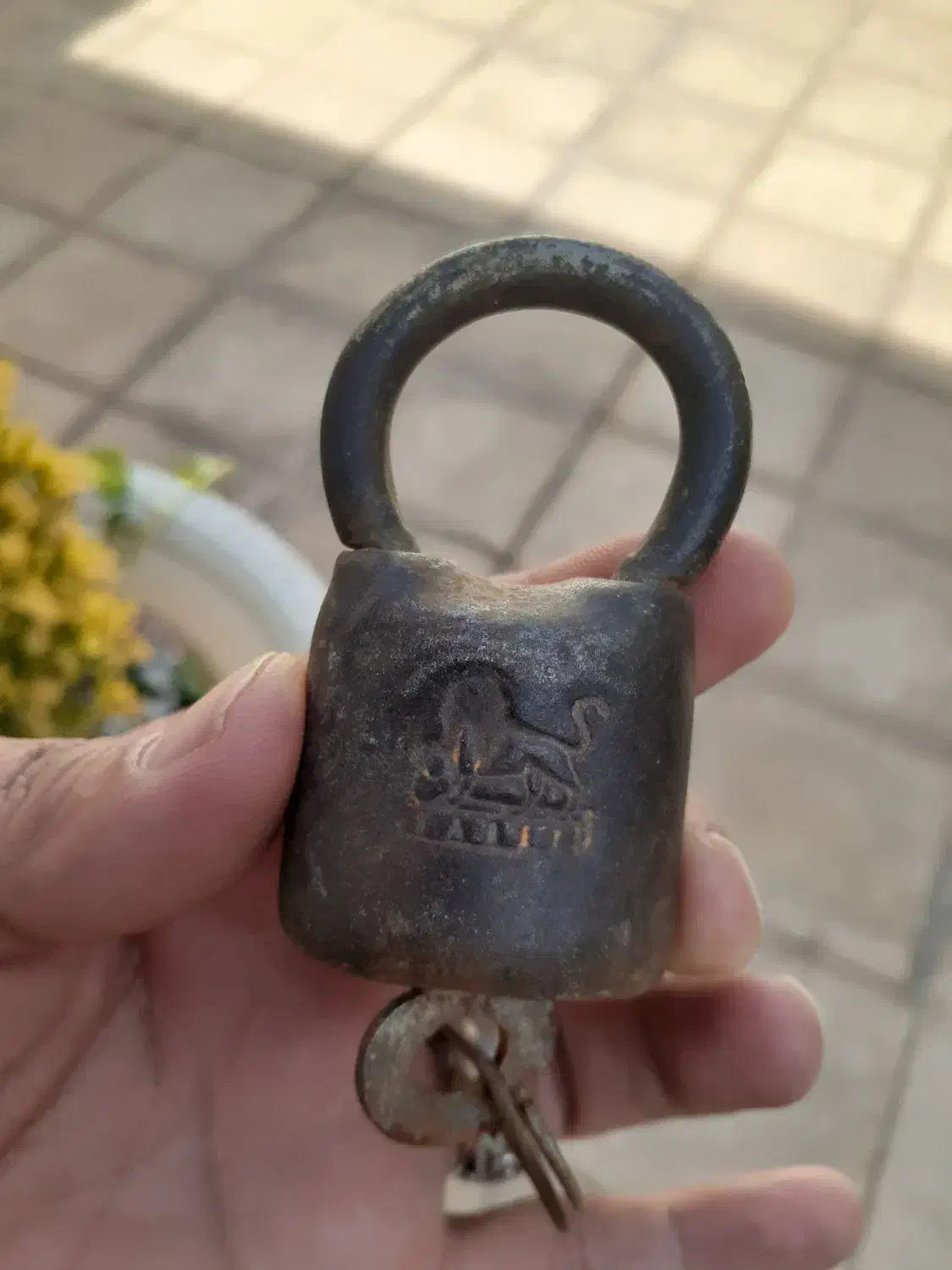 قفل قدیمی|کلکسیون اشیاء عتیقه|تربت جام, علوی|دیوار