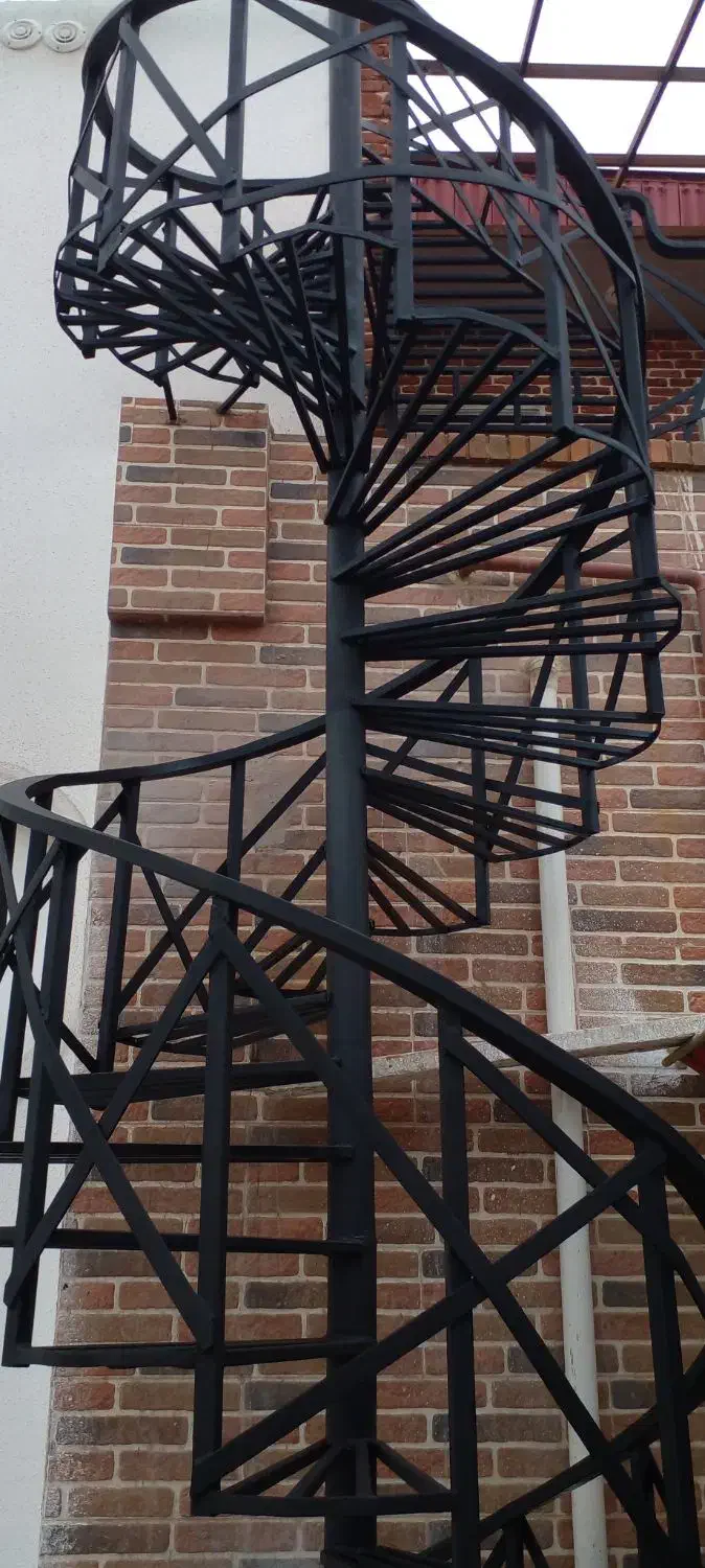 جوشکاری و آهنگری انجام خورده کاری منازل|خدمات پیشه و مهارت|رشت, کوی فکوری|دیوار