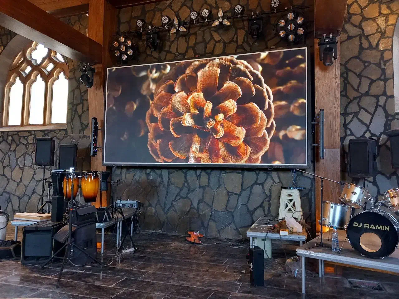 تولید و فروش تلویزیون های شهری و استندهای دیجیتال|صوتی و تصویری|ساری, |دیوار