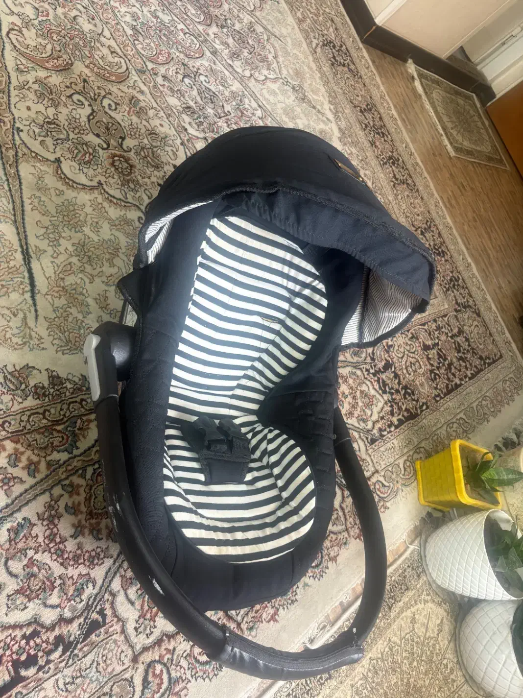 کریرر فقط ۳۰۰۰۰۰|کالسکه و لوازم جانبی|همدان, |دیوار