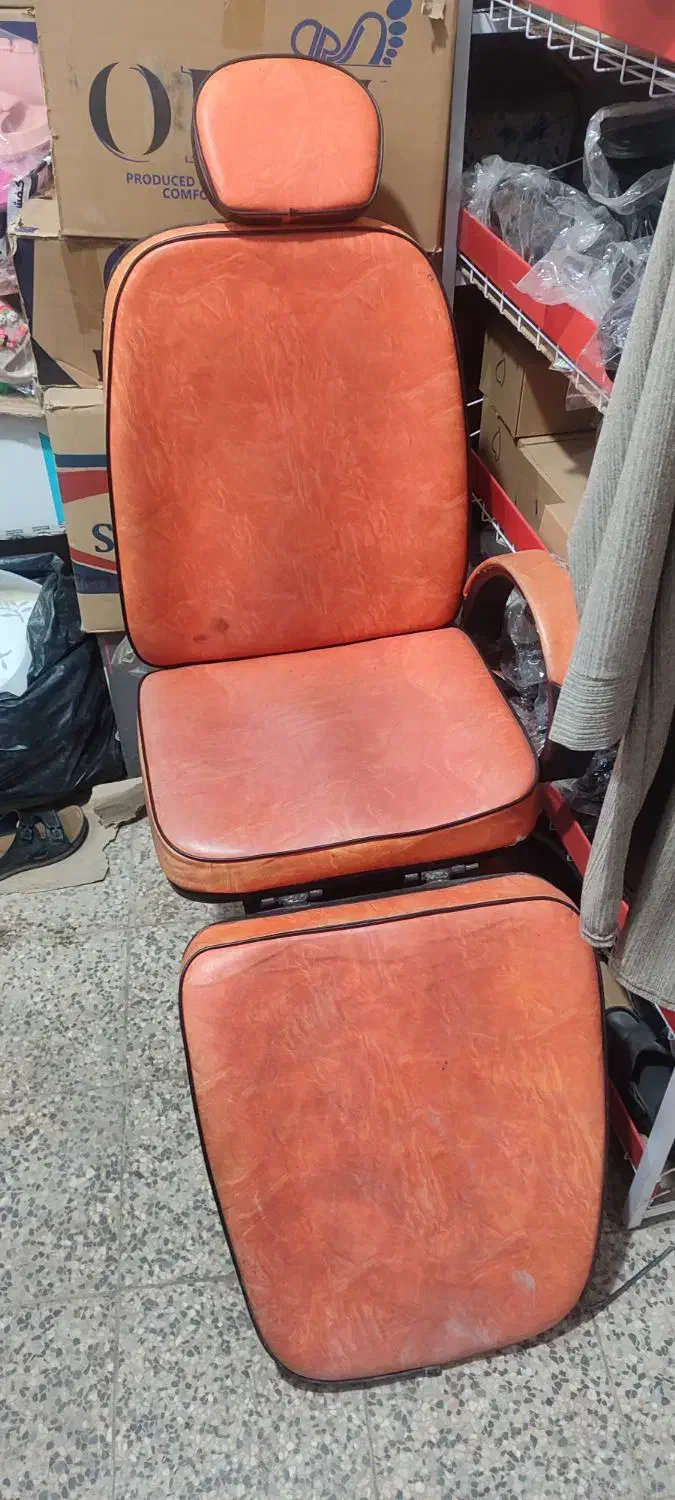 صندلی ارایشگاه|آرایشگاه و سالن‌های زیبایی|خرم‌آباد, |دیوار