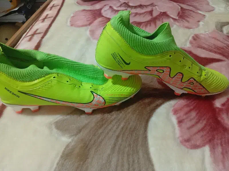 کفش چمن نایک تخفیف داده میشود|کیف، کفش، کمربند|تهران, شاهین|دیوار