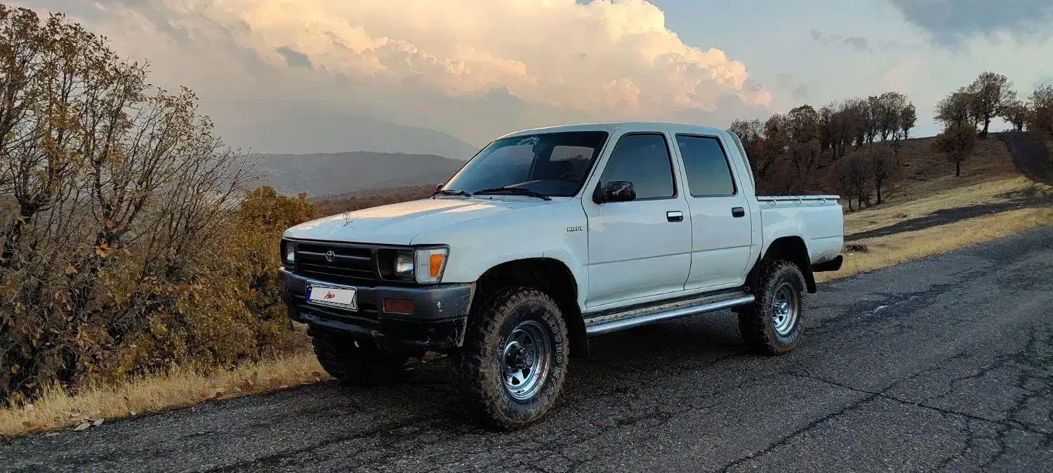 تویوتا هایلوکس دوکابین سند فابریک|خودرو سواری و وانت|بانه, |دیوار