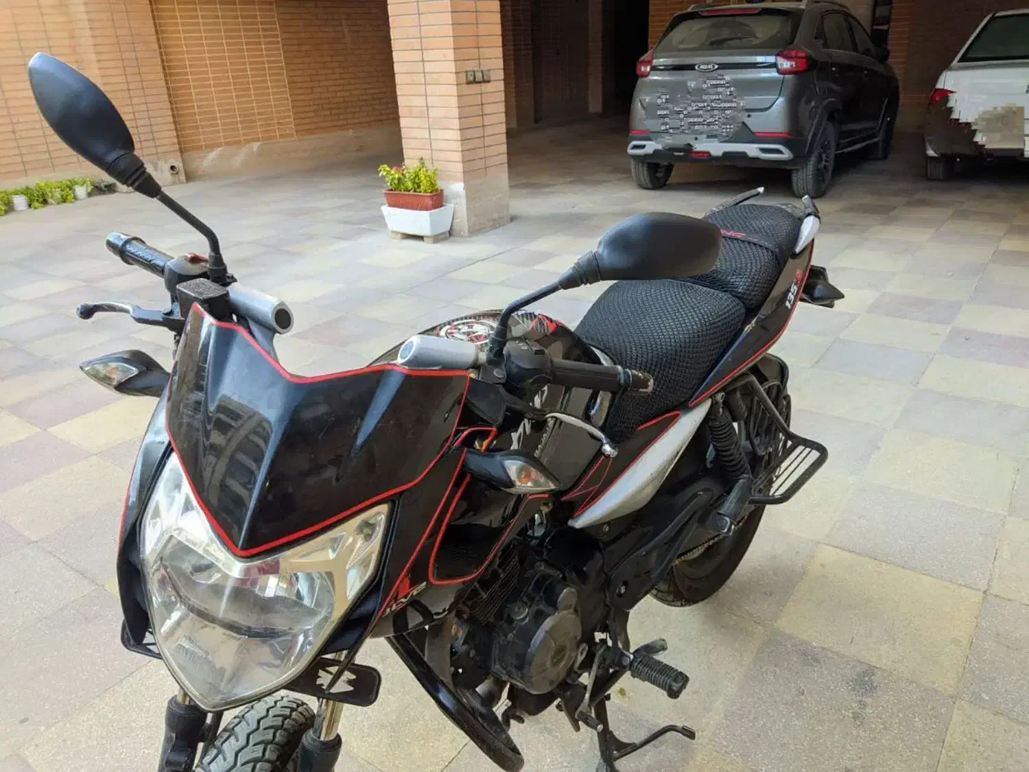 پالس۱۳۵|موتورسیکلت|شاهین‌شهر, عطار|دیوار