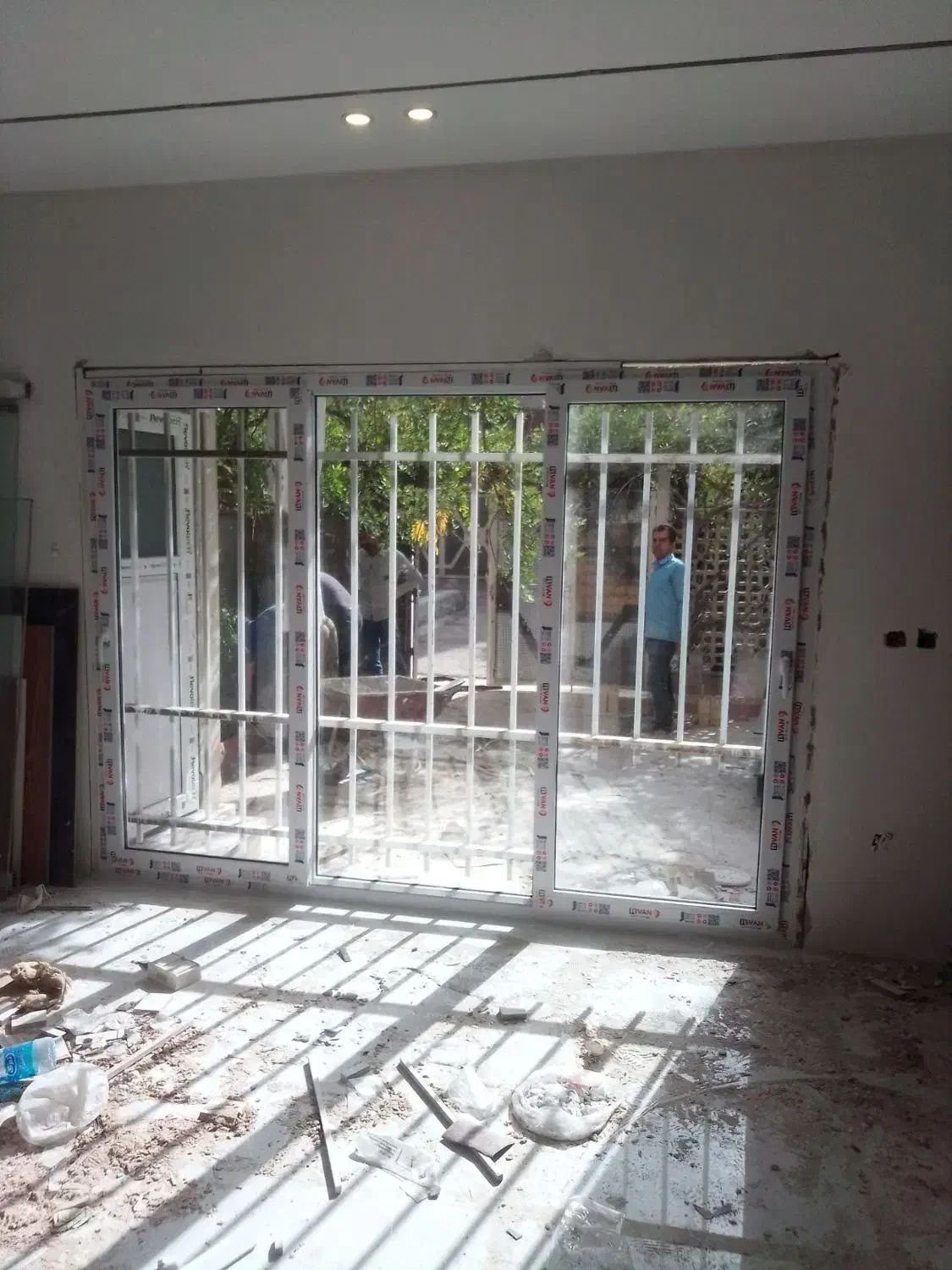 پنجره دوجداره|مصالح و تجهیزات ساختمان|گلبهار, شهر جدید گلبهار|دیوار