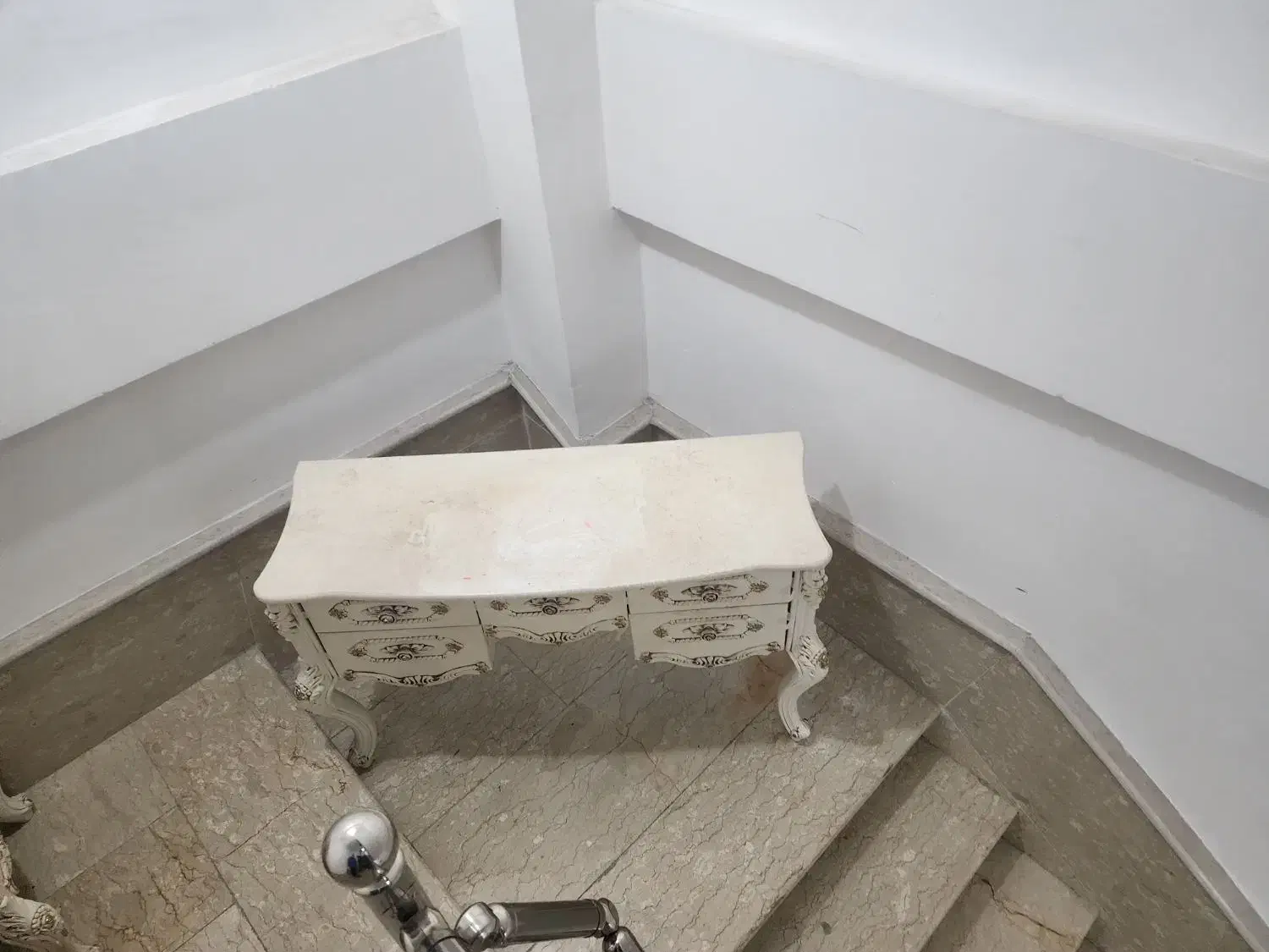 تخت خواب|تخت و سرویس خواب|رشت, رودباری|دیوار