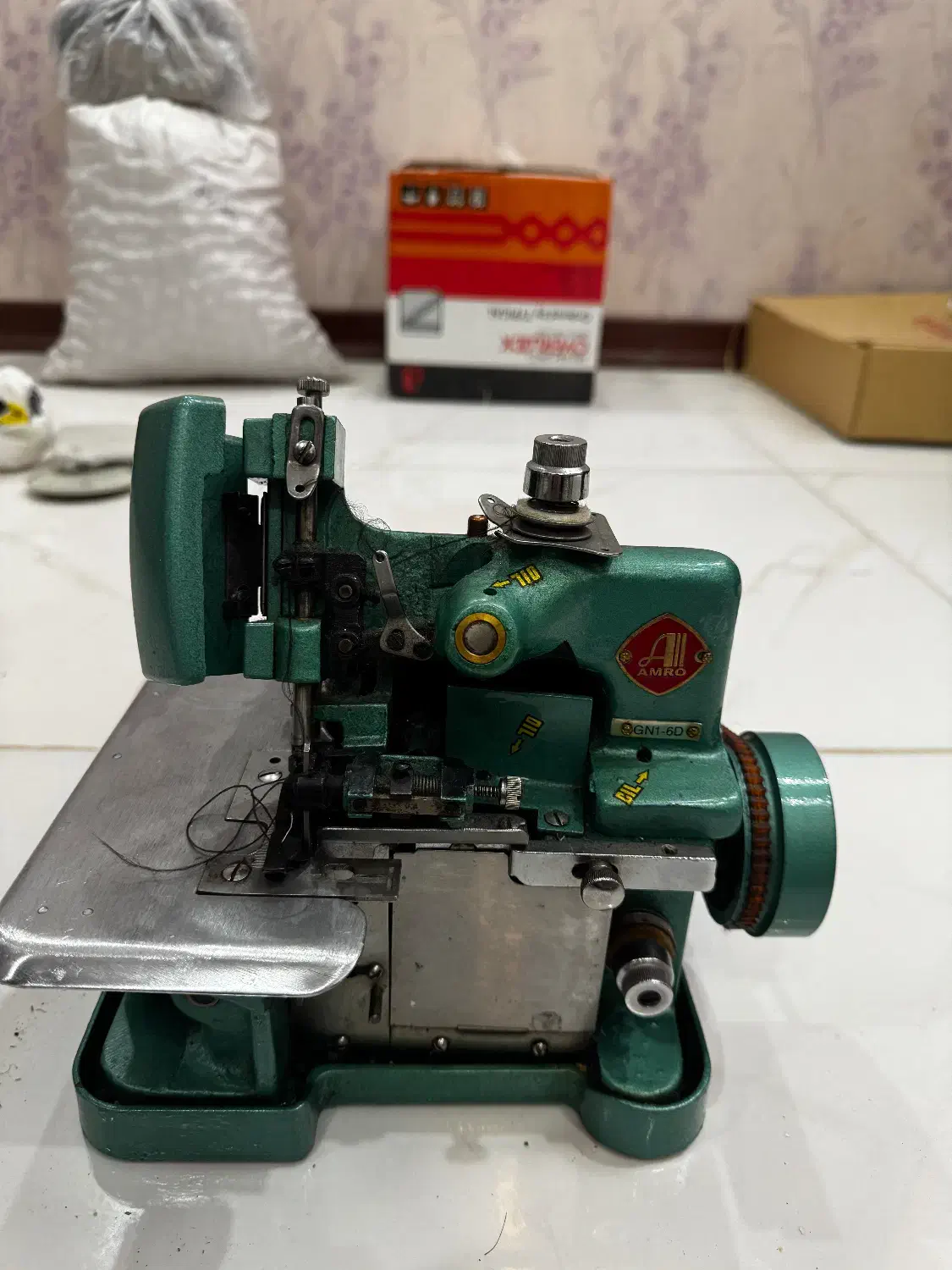 سردوز پروانه|چرخ خیاطی و ریسندگی|صدرا-فارس, فاز ۱|دیوار