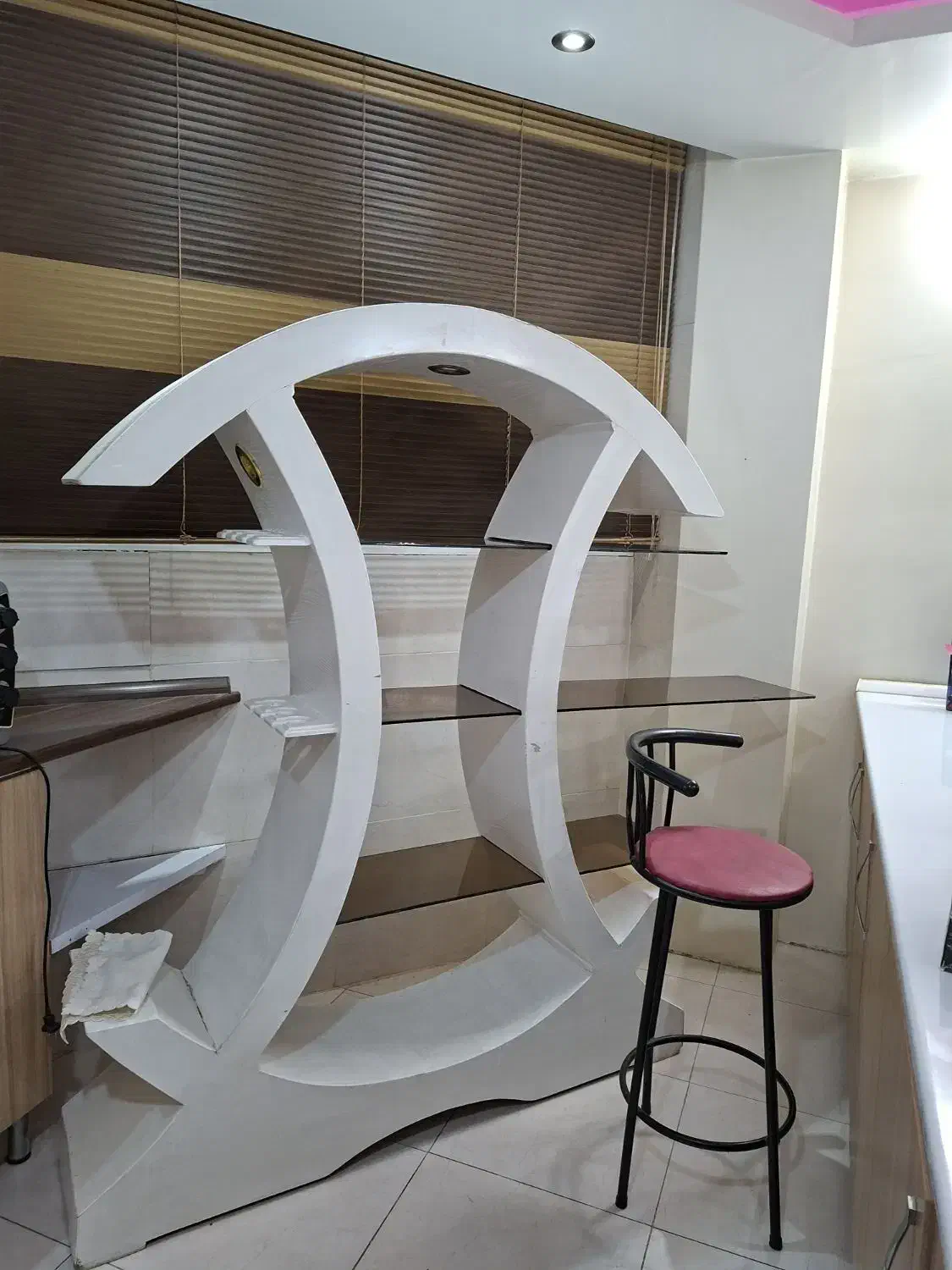 استند گل چوبی|کتابخانه، شلف، قفسههای دیواری|اصفهان, فرح آباد|دیوار