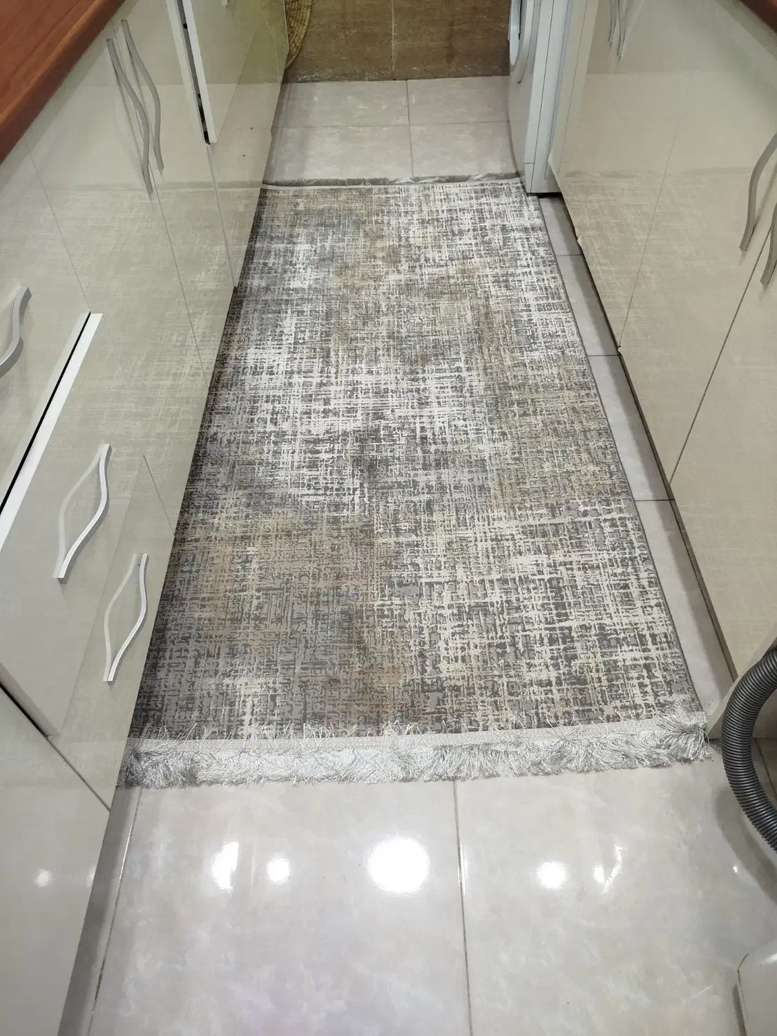 گلیم|فرش|تهران, هلال احمر|دیوار