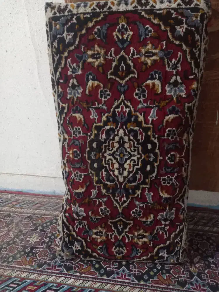 ۳لنگه پشتی دستباف سالم و ۶ لنگه ماشینی باهم|پشتی|شیراز, زرهی|دیوار