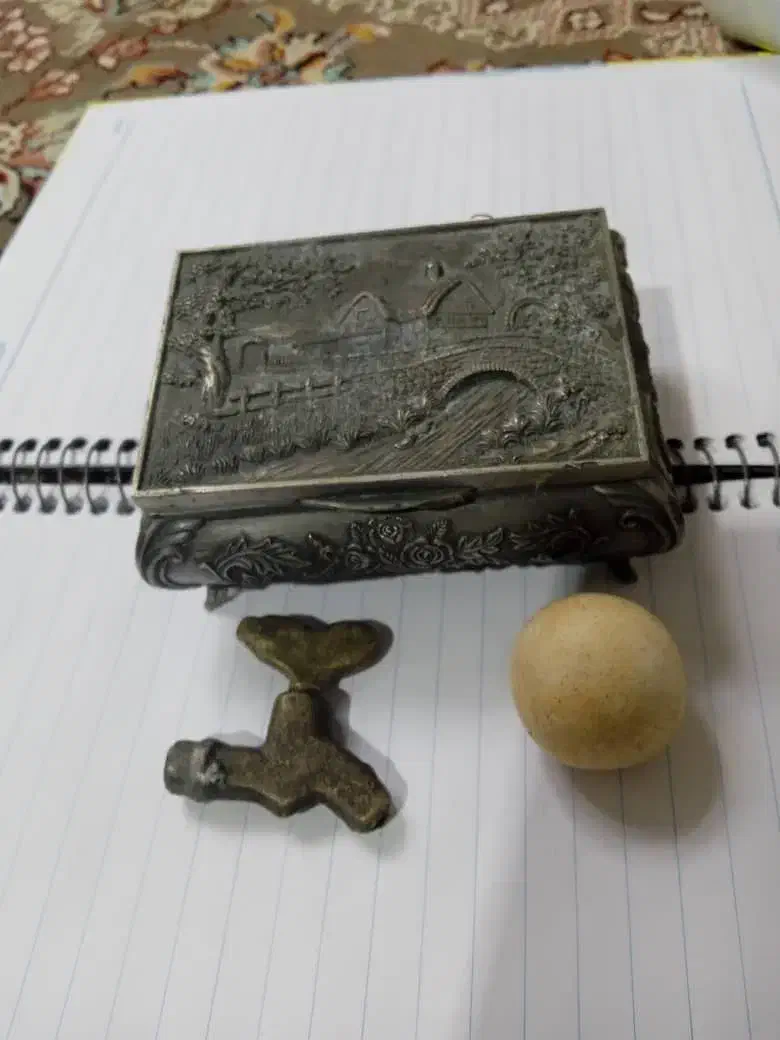 شیر قدیمی|کلکسیون اشیاء عتیقه|ارومیه, |دیوار