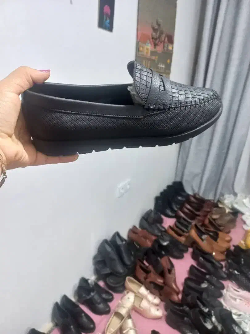 کفش نو|کیف، کفش، کمربند|دورود, |دیوار