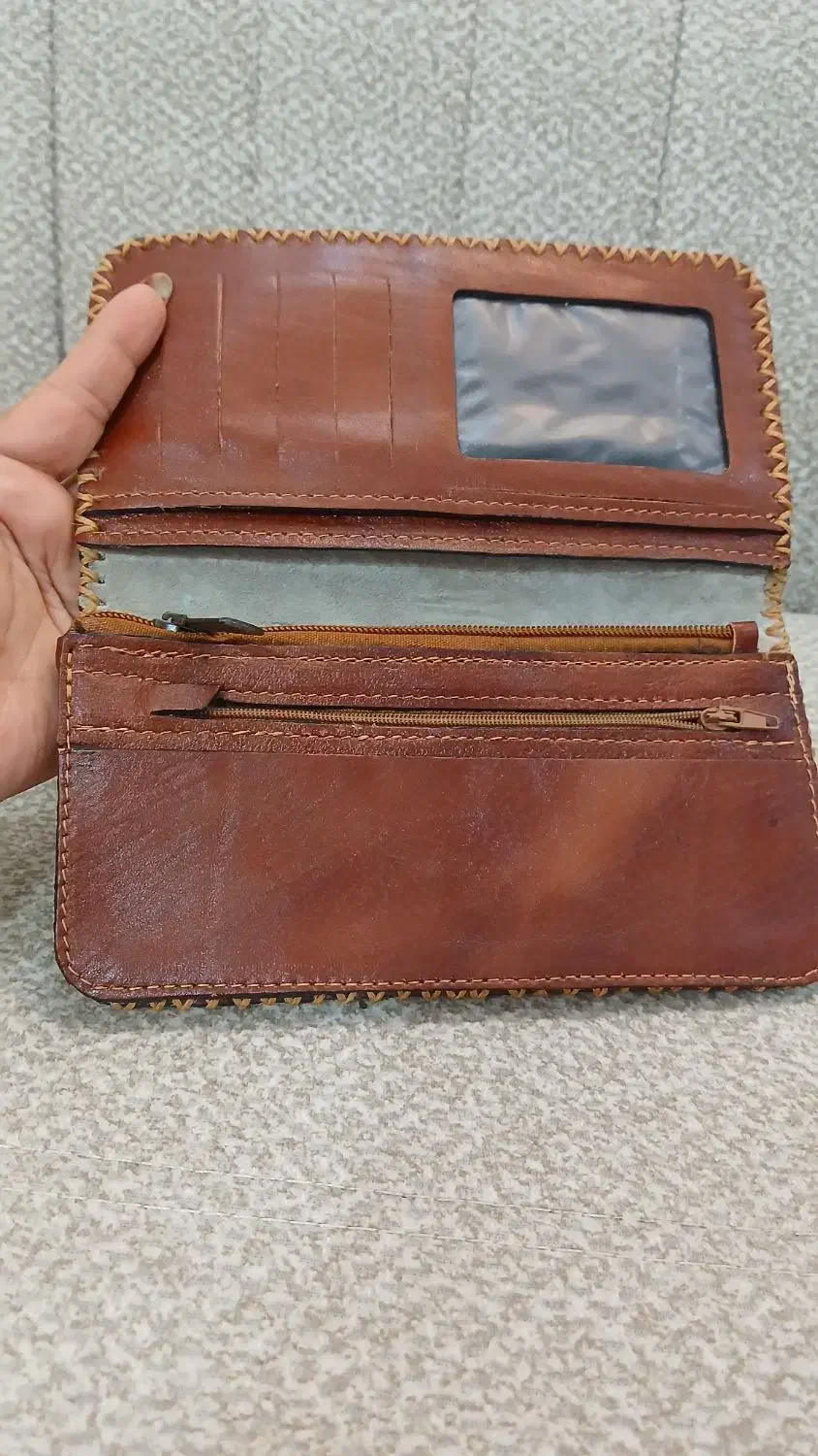 کیف دستی|کیف، کفش، کمربند|رشت, فلسطین|دیوار