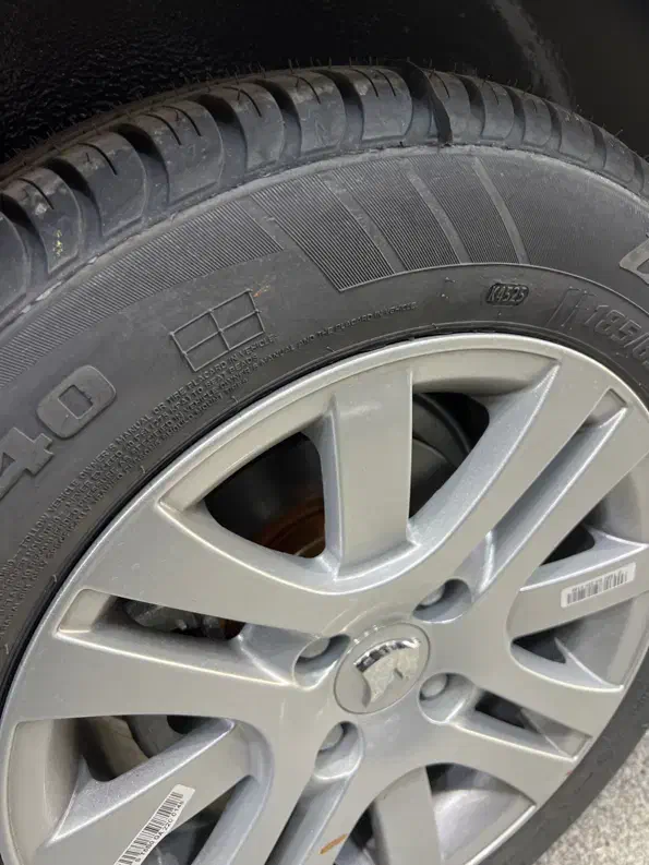 دنا پلاس ۶ دنده صفر سفید و مشکی|خودرو سواری و وانت|مشهد, دانشجو|دیوار