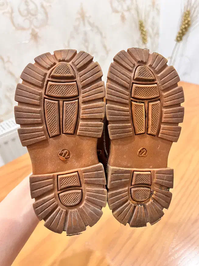 چند جفت کفش بچگانه در حد نو|کفش و لباس بچه|قزوین, |دیوار