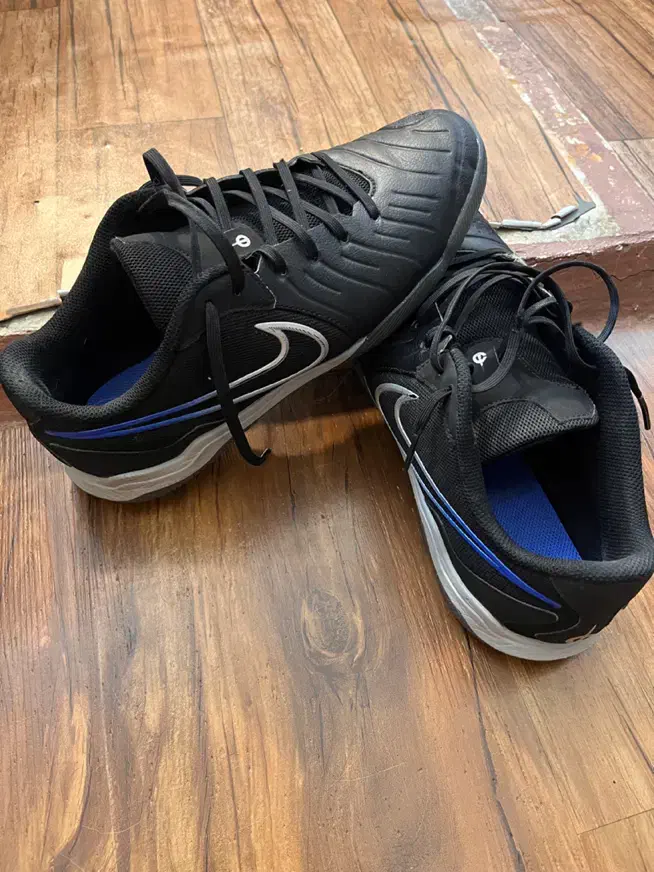 کفش سالن فوتسال اورجینال لجند ۱۰ سایز ۴۲/۵|کیف، کفش، کمربند|اهواز, کوی پلیس|دیوار