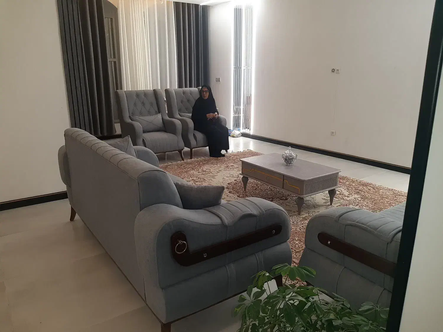 فروش مبل ۸نفر بدون میزعسلی|مبلمان خانگی و میز عسلی|شیراز, محراب|دیوار