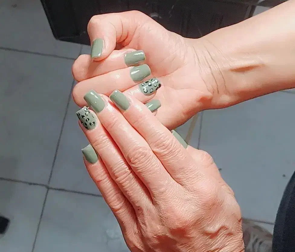 کاشت ناخن ۲۵۰|خدمات آرایشگری و زیبایی|الوند, |دیوار