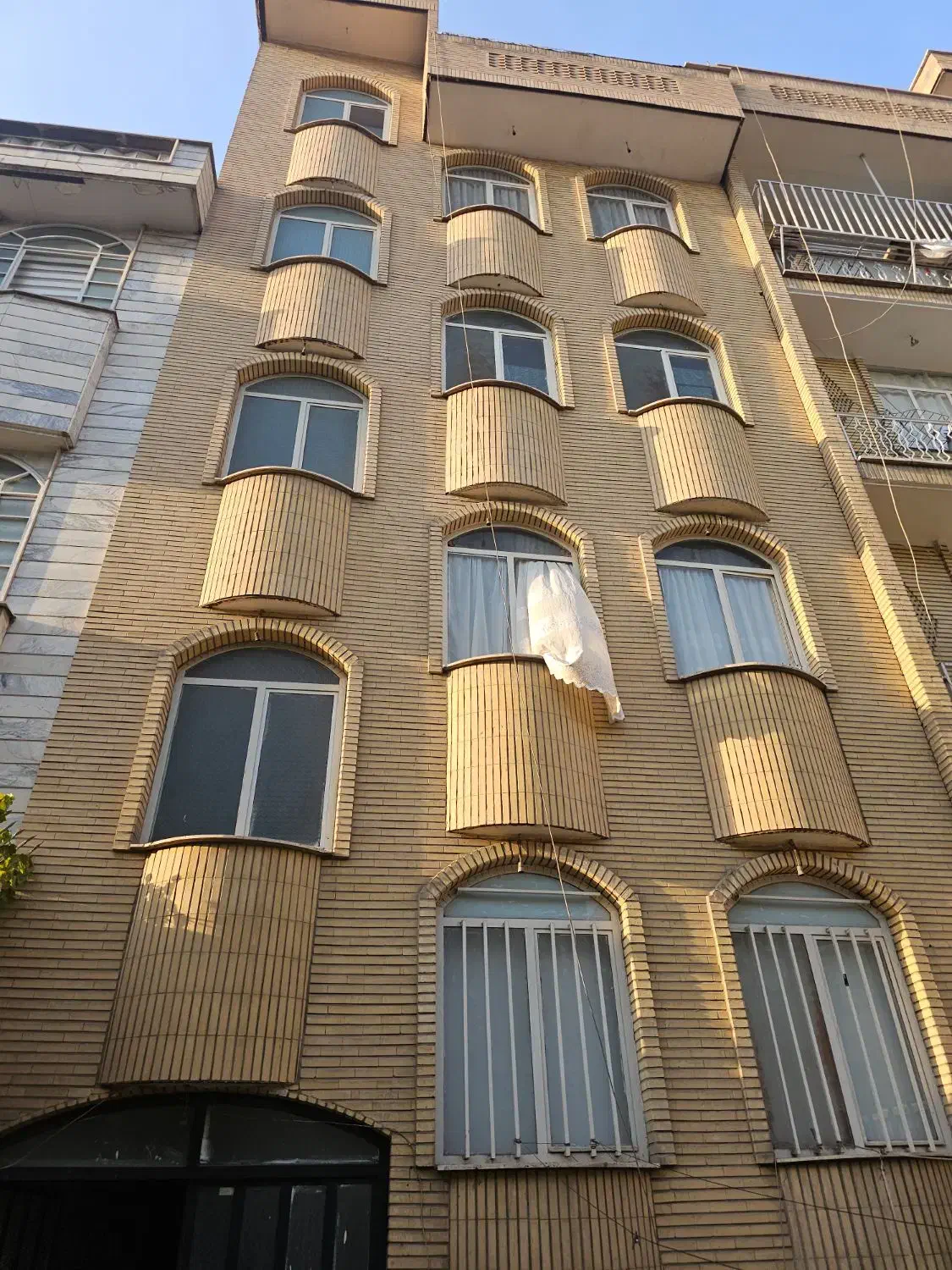 آپارتمان بدون پارکینگ