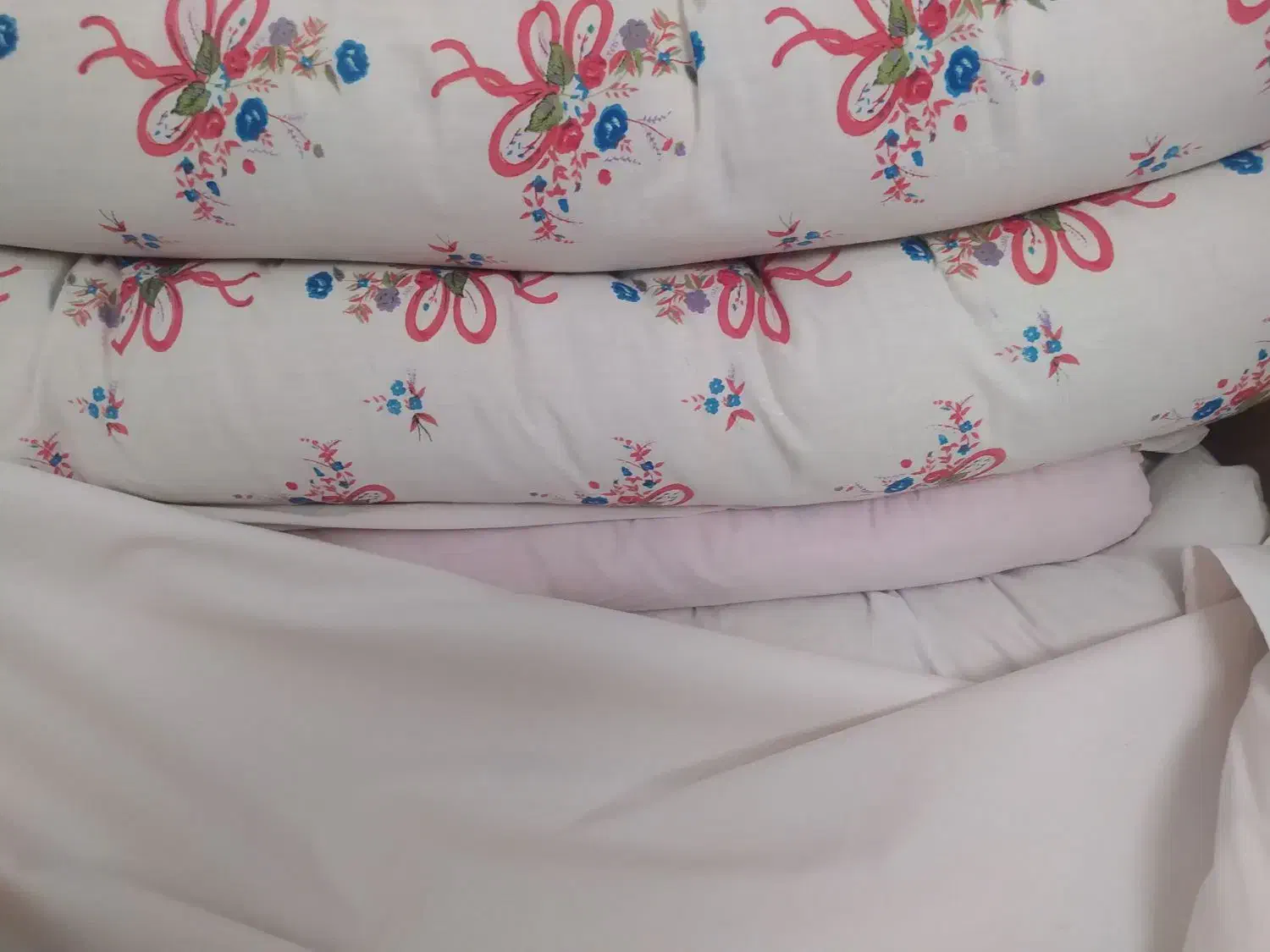 لحاف وتشک دونفره.|رختخواب، بالش، پتو|سبزوار, همت|دیوار