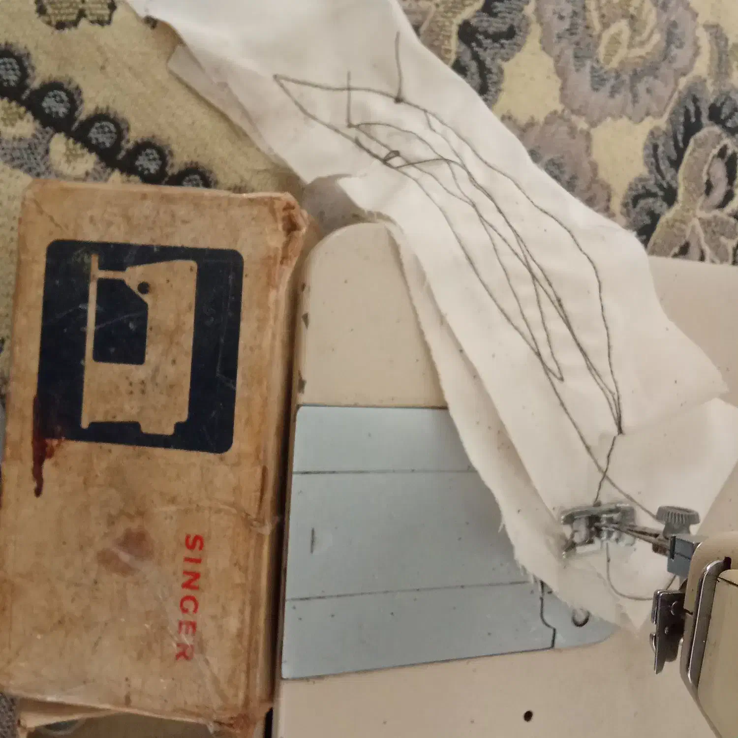 چرخ سینگر بدون مشکل|چرخ خیاطی و ریسندگی|رشت, حومه رشت|دیوار