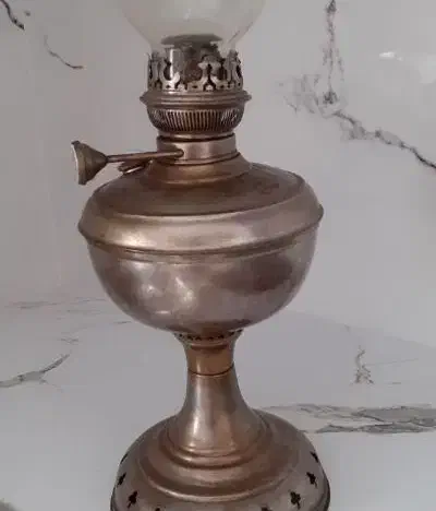 لمپا خورشیدنشان اصل|کلکسیون اشیاء عتیقه|گرگان, |دیوار