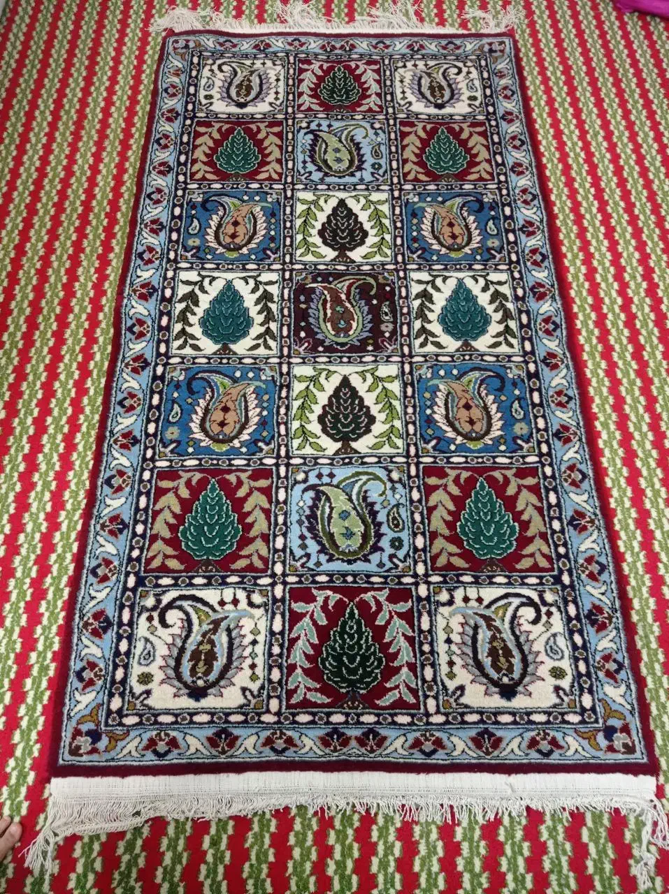 فرش دست بافت طرح کاج1متردر2متر|فرش|اصفهان, براآن شمالی|دیوار