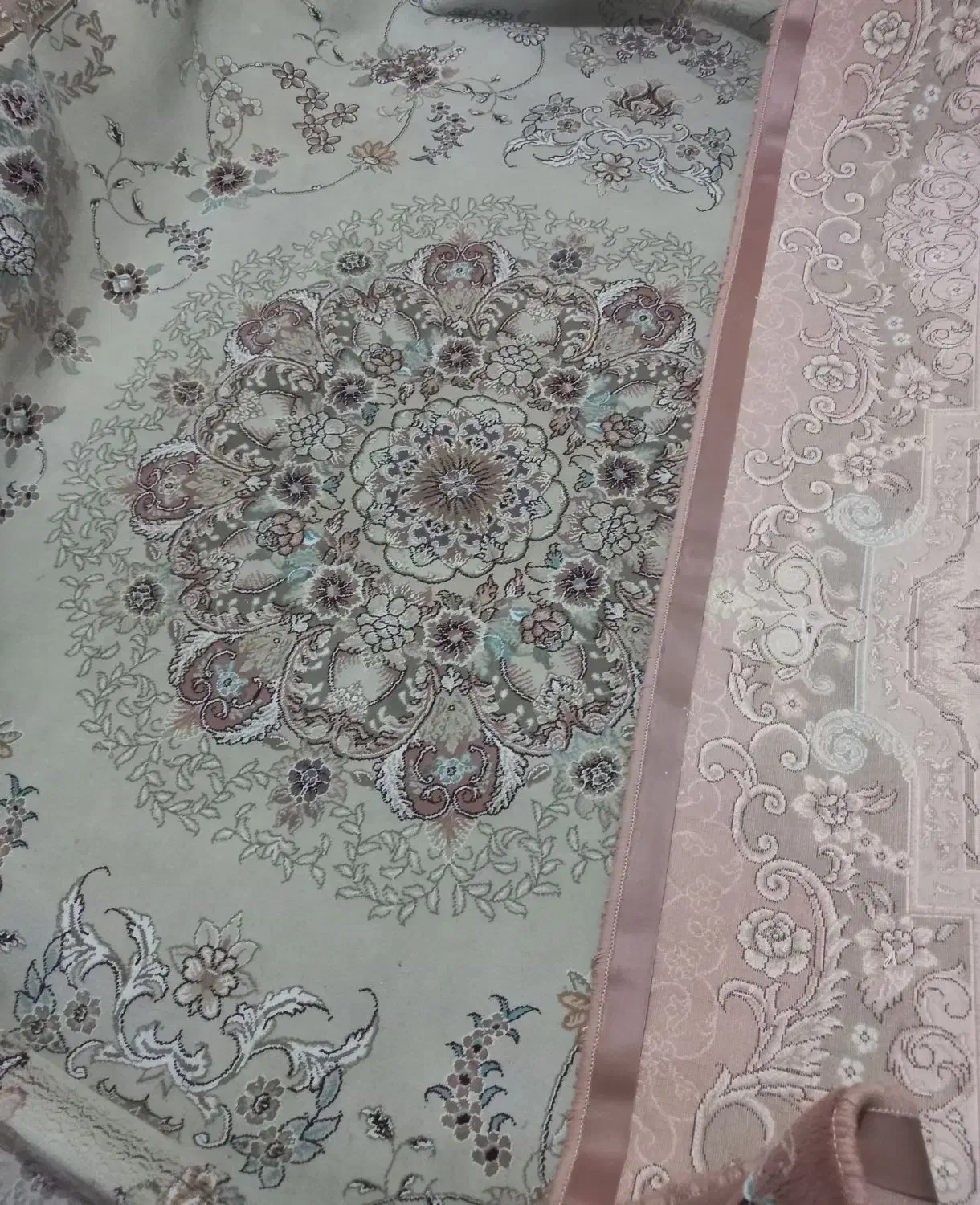 فرش ماشینی ۹ متری خوش نقش و رنگ  چرم دوزی شده|فرش|تهران, تهران‌نو|دیوار