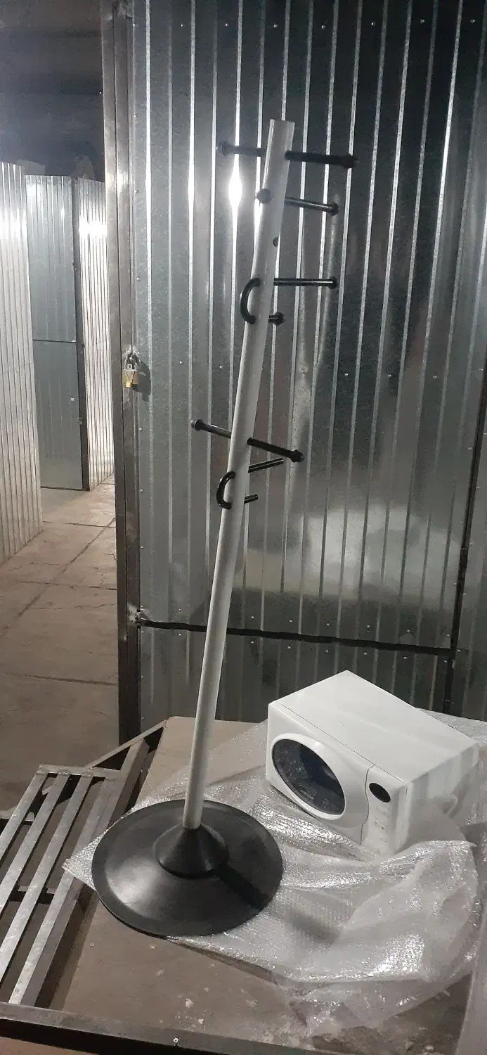 چوب لباسی ایستاده|بندرخت و رخت‌آویز|تهران, شهرک استقلال|دیوار