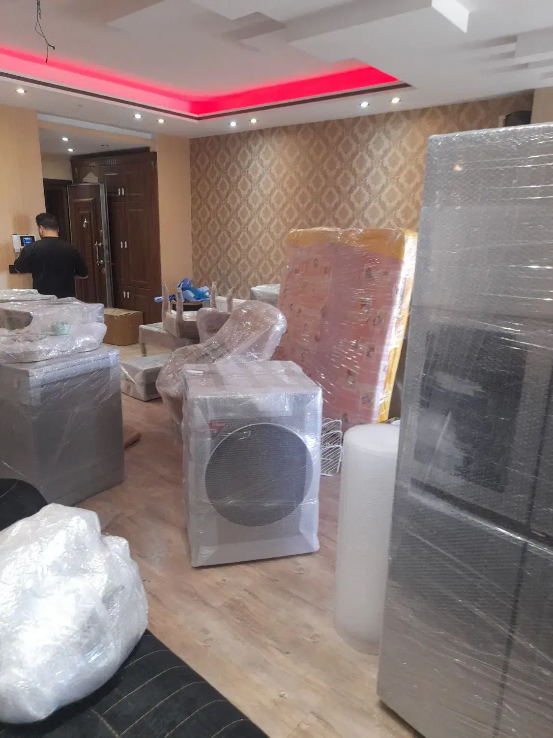 اتو بار باربری حمل بار اثاثیه منزل بسته بندی کرج|خدمات حمل و نقل|کرج, فاز ۴ مهرشهر|دیوار