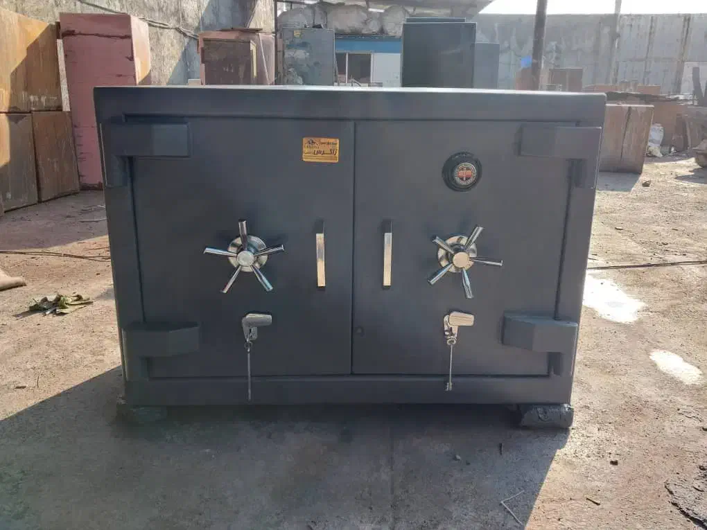 گاوصندوق|ابزارآلات|رشت, فرودگاه سردار جنگل رشت|دیوار