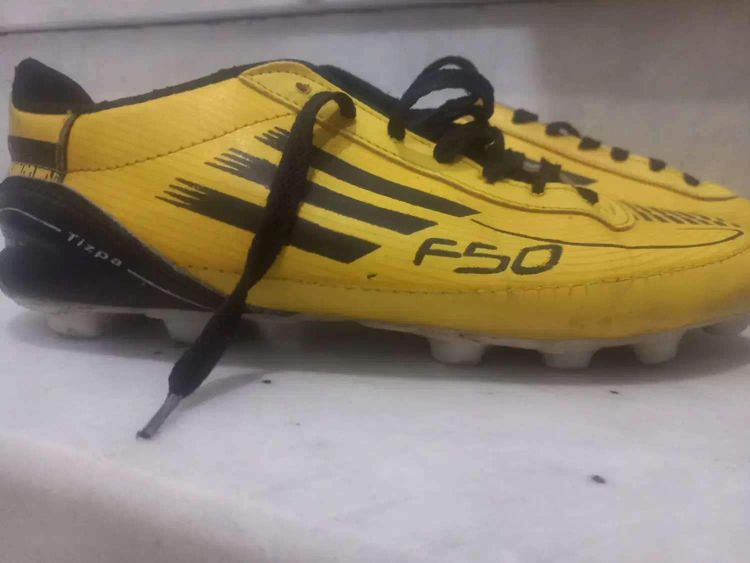 کفش میخی چمن|کیف، کفش، کمربند|فسا, |دیوار