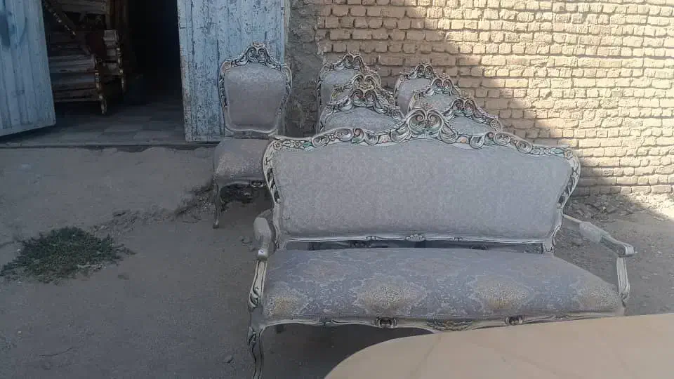 مبل فرحی درجه ۱ نو ۹ نفره + میزغذا خوری ۹ نفره|مبلمان خانگی و میز عسلی|خرم‌آباد, |دیوار