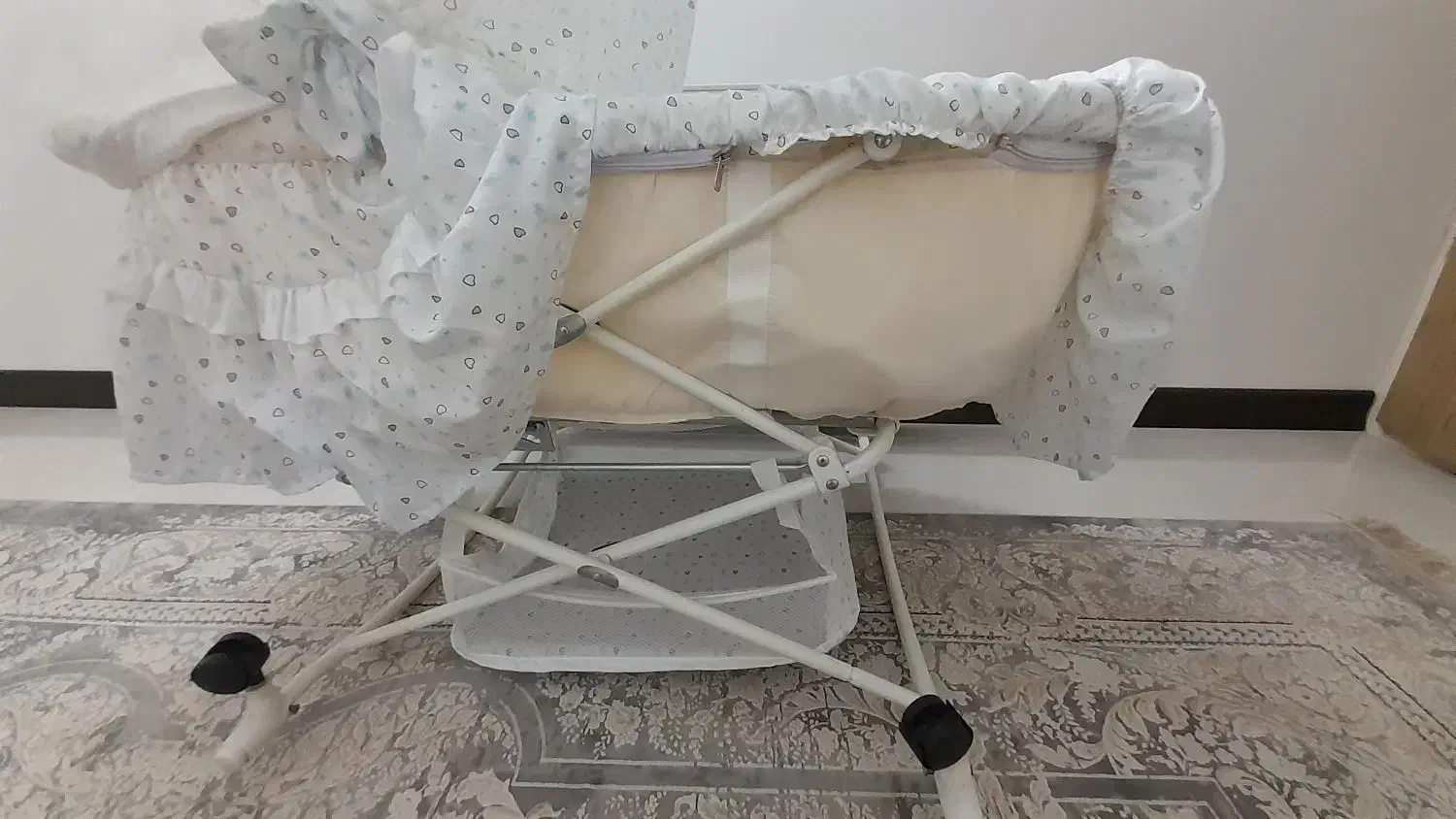 گهواره نوزاد|تخت و سرویس خواب|یزد, |دیوار