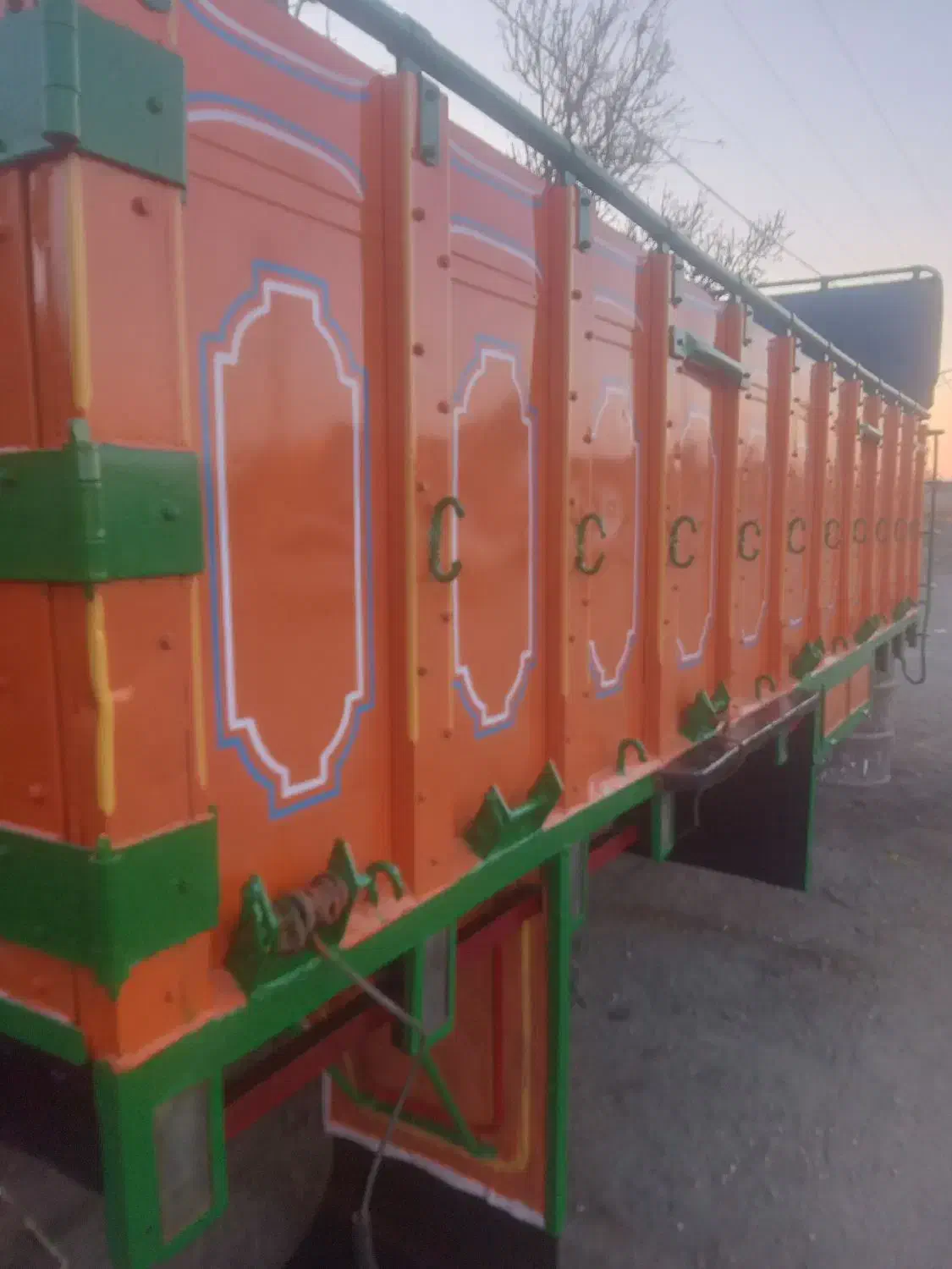 اتاق چوبی فلزی بنز تک باری سالم|قطعات یدکی و لوازم جانبی|تهران, چوب تراش|دیوار