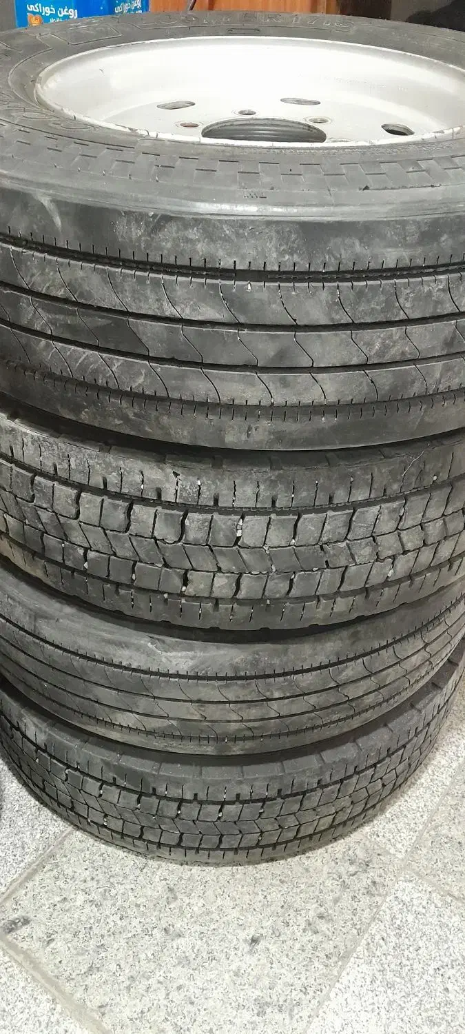 لاستیک ۲۳۵ خاوری|قطعات یدکی و لوازم جانبی|قروه, |دیوار