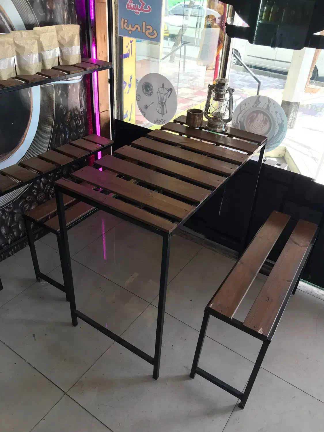 تابلو کافه میز و صندلی و قفسه پیشخوان پرچم ساحلی|کافی‌شاپ و رستوران|کوهدشت, |دیوار