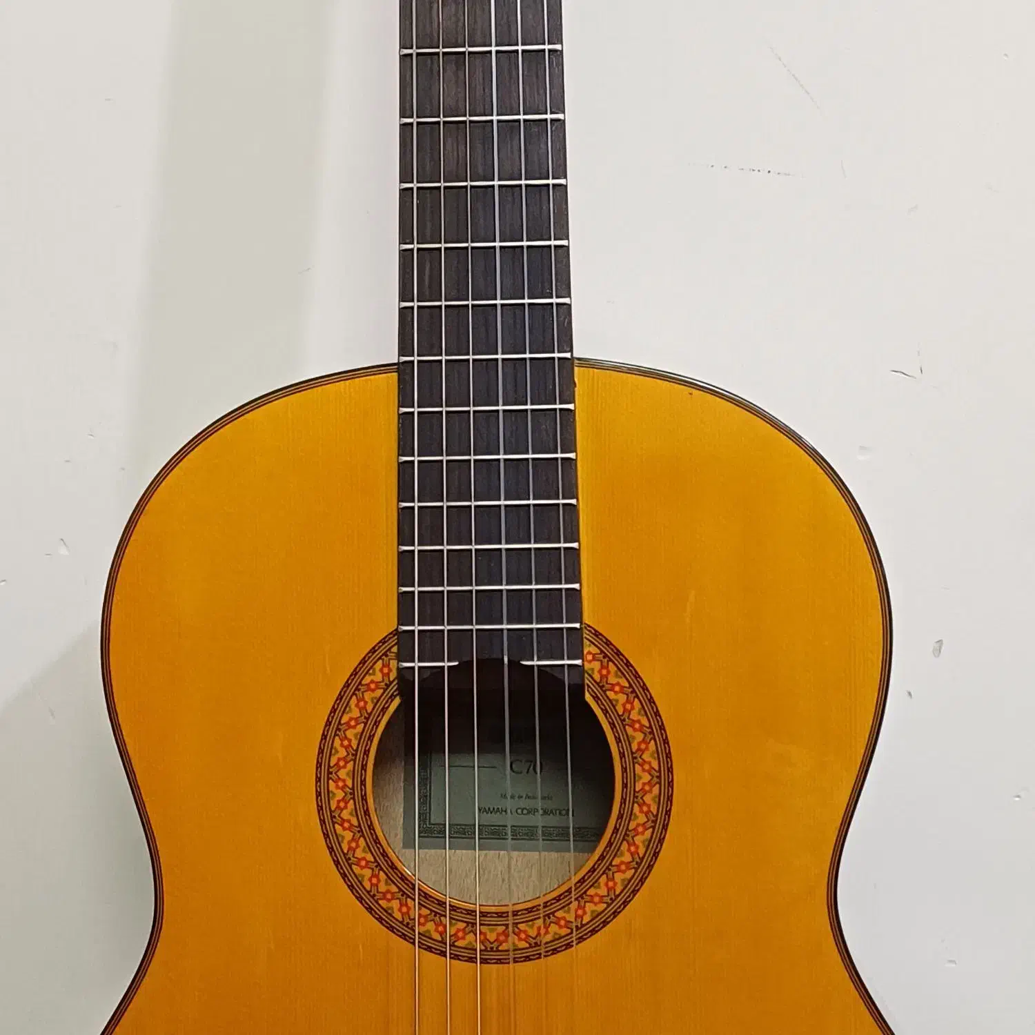 گیتار کلاسیک یاماها C70|گیتار، بیس، امپلیفایر|جهرم, |دیوار
