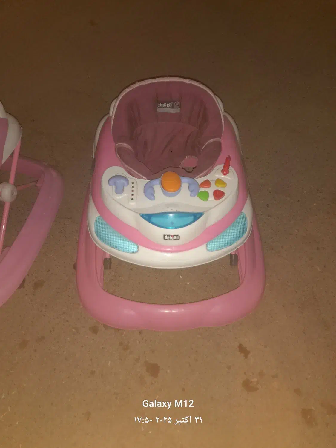 دوتا رو روک سالم نو|کالسکه و لوازم جانبی|سبزوار, باهنر|دیوار