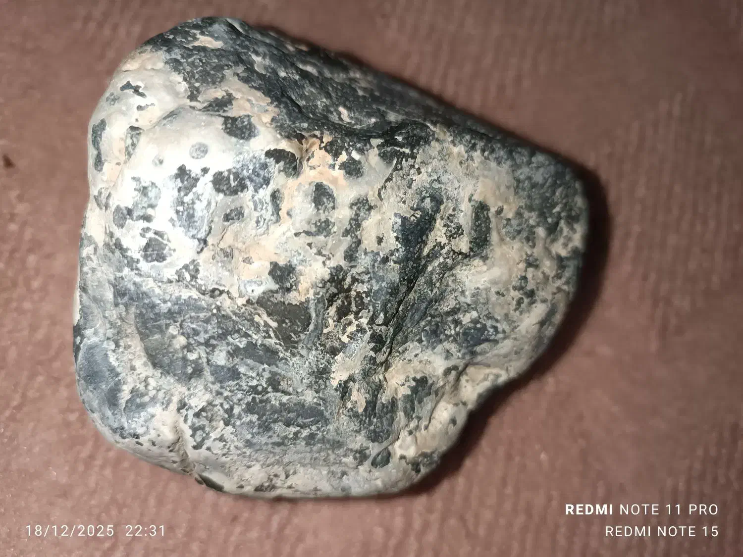 شهاب سنگ|کلکسیون اشیاء عتیقه|جیرفت, |دیوار